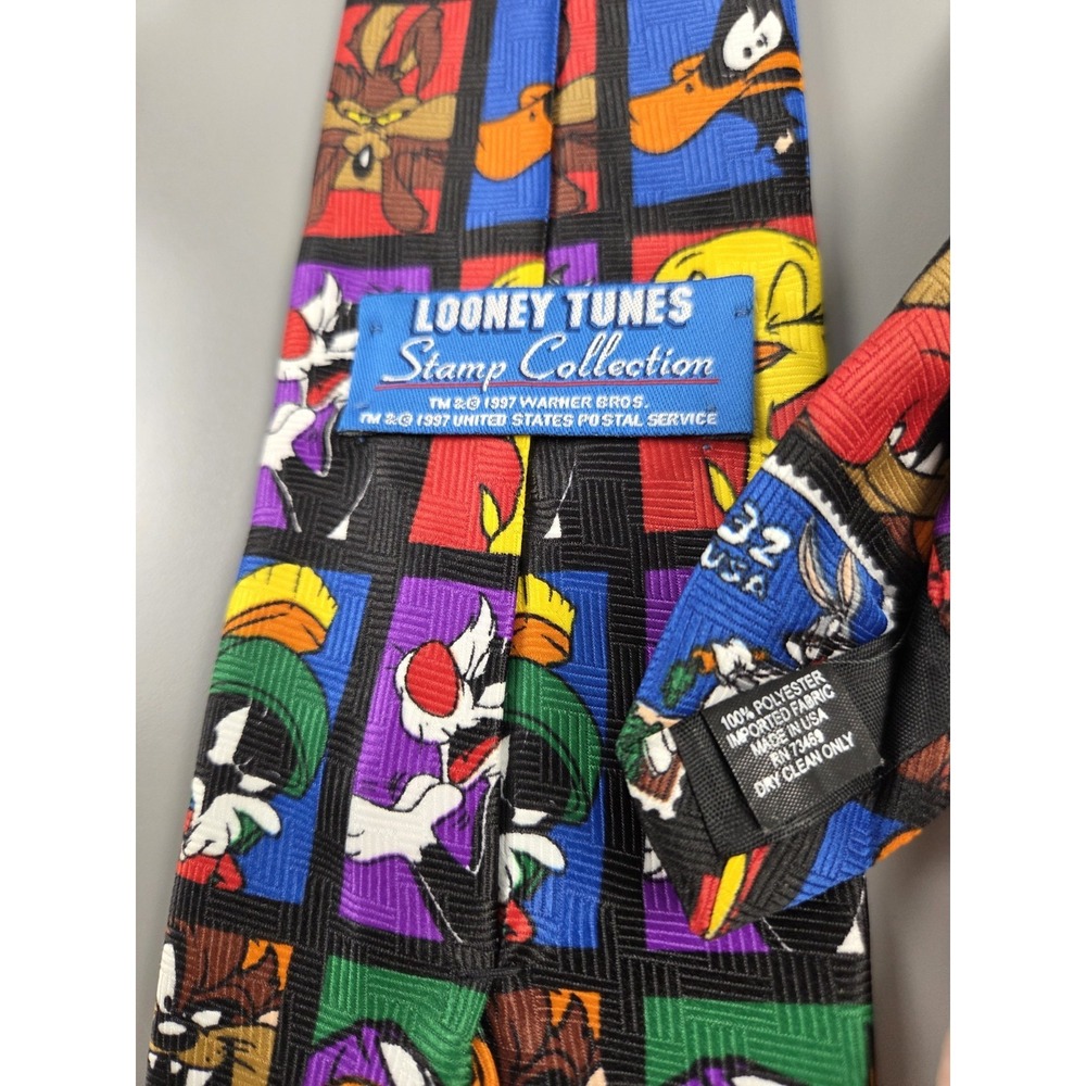 Vintage 1997 Looney Tunes Stamp Collection Warner Bros Men's Tie 54" - Picture 2 of 3